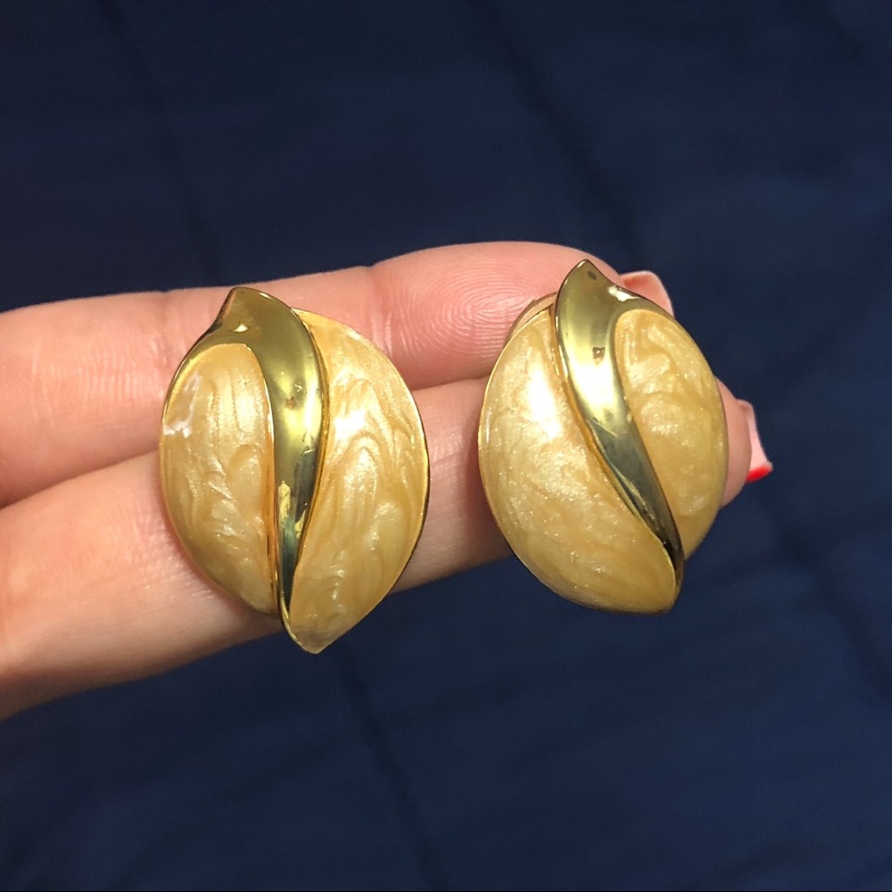 Gorgeous, elegant, gold and cream earrings